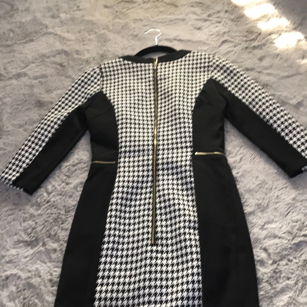 Dress - Picture 3 of 3